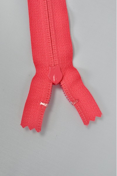 ZIP032  5號拉鏈  成衣單頭拉鏈   聚酯牙拉鏈款式  密尾拉鏈  不設單獨拉鍊訂購 細節-2